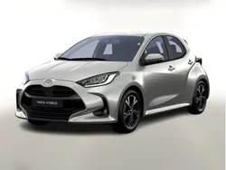 Shimmering silver metallic Neu 2025 Toyota Yaris Hybrid Kleinwagen | 23.350 € (Guter Preis)