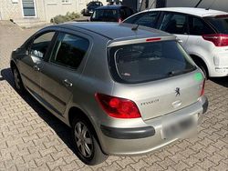 Grau Gebraucht 2005 Peugeot 307 Limousine | 2.200 € (Fairer Preis)