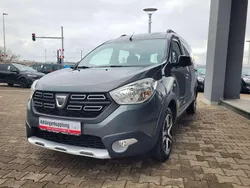 Islandgrau Gebraucht 2018 Dacia Dokker Celebration Van | 14.388 € (Teuer)