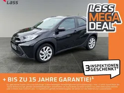 Schwarz Gebraucht 2022 Toyota Aygo Play Kleinwagen | 13.980 € (Fairer Preis)