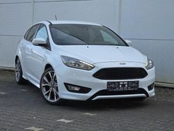 Weiß Gebraucht 2018 Ford Focus ST-Line Limousine | 12.900 € (Fairer Preis)