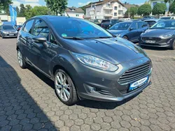 Grau Gebraucht 2016 Ford Fiesta Titanium Kleinwagen | 9.490 € (Etwas zu teuer)