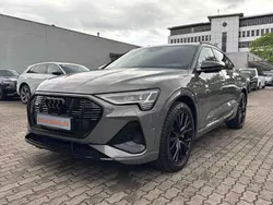 Chronosgrau metallic Gebraucht 2023 Audi e-tron Sportback Black Edition SUV | 42.950 € (Superpreis)