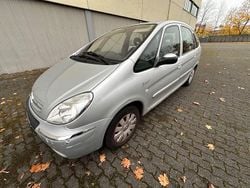 Gebraucht 2005 Citroën Xsara Picasso Exclusive Van / Kleinbus | 1.990 € (Fairer Preis)