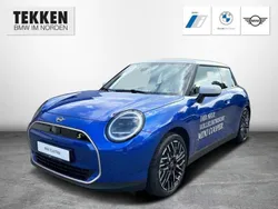 Blau Gebraucht 2024 Mini Cooper SE Favoured Kleinwagen | 39.990 €