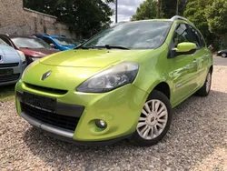 Grün Gebraucht 2010 Renault Clio II Dynamique Limousine | 2.450 € (Fairer Preis)