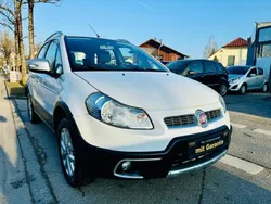 Weiß Gebraucht 2013 Fiat Sedici Lounge SUV | 7.590 € (Teuer)
