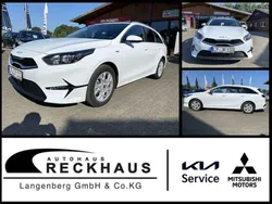 Purple (carraraweiß) Gebraucht 2024 Kia Ceed Sportswagon Comfort Kombi | 25.450 € (Superpreis)