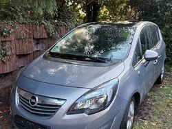 Braun Gebraucht 2011 Opel Meriva Innovation Van / Kleinbus | 3.700 € (Guter Preis)