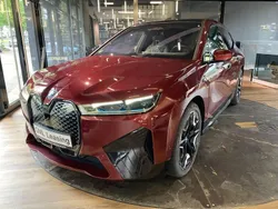 Rot Gebraucht 2022 BMW iX Sport Line SUV | 51.750 € (Guter Preis)