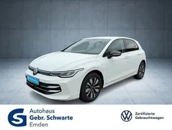 Weiß Gebraucht 2024 VW Golf VIII Goal Limousine | 27.490 €
