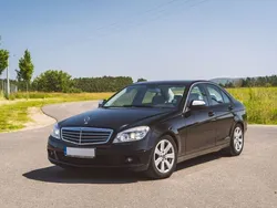 Schwarz Gebraucht 2007 Mercedes C200 Classic Limousine | 12.990 €