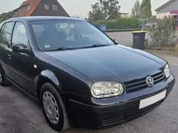 Schwarz Gebraucht 2002 VW Golf IV Kleinwagen | 2.700 € (Etwas zu teuer)