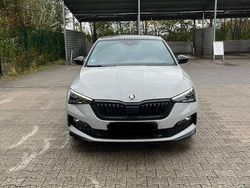 Grau Gebraucht 2022 Skoda Scala Monte Carlo Kleinwagen | 20.000 € (Fairer Preis)
