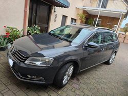 Grau Gebraucht 2012 VW Passat Highline Kombi | 8.000 € (Guter Preis)