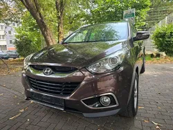 Braun Gebraucht 2011 Hyundai ix35 Premium SUV | 8.400 € (Fairer Preis)
