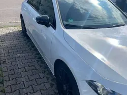 Weiß Gebraucht 2020 Mercedes A200 Limousine | 23.700 € (Teuer)