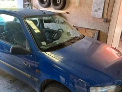 Blau Gebraucht 1998 Peugeot 106 Kleinwagen | 500 €
