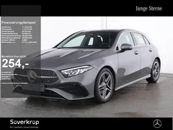 Grau Gebraucht 2024 Mercedes A200 AMG Limousine | 32.200 € (Fairer Preis)