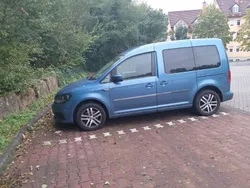 Blau Gebraucht 2017 VW Caddy Family Van / Kleinbus | 8.800 € (Etwas zu teuer)