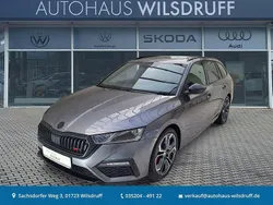 Graphite grau metallic (metallic) Gebraucht 2023 Skoda Octavia RS Kombi | 37.390 € (Etwas zu teuer)