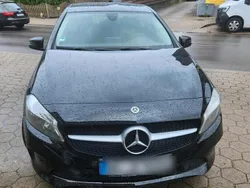 Schwarz Gebraucht 2017 Mercedes A180 Limousine | 14.100 €