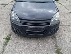 Schwarz Gebraucht 2006 Opel Astra Kombi | 1.300 €