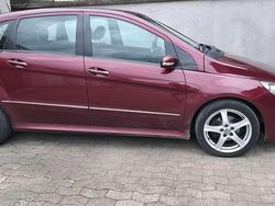 Rot Gebraucht 2005 Mercedes 170 Kombi | 2.500 € (Fairer Preis)