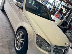 Weiß Gebraucht 2010 Mercedes C180 Avantgarde Limousine | 9.600 € (Etwas zu teuer)