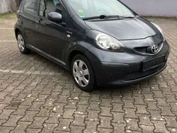 Blau Gebraucht 2006 Toyota Aygo City Kleinwagen | 1.899 € (Fairer Preis)