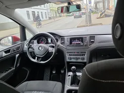 Rot Gebraucht 2015 VW Golf Sportsvan LOUNGE Van / Kleinbus | 7.800 € (Fairer Preis)
