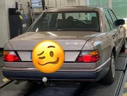 Braun Gebraucht 1993 Mercedes E220 Limousine | 3.400 €