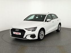 Weiß Gebraucht 2021 Audi A3 Sportback e-tron Comfort Limousine | 24.990 € (Etwas zu teuer)