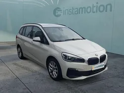 Schwarz Gebraucht 2022 BMW 218 Gran Tourer Advantage Van / Kleinbus | 29.080 € (Teuer)