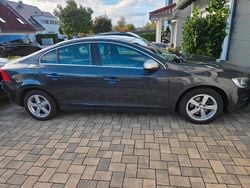Blau Gebraucht 2015 Volvo S60 R-Design Limousine | 7.300 €