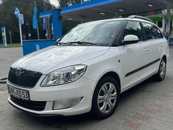 Weiß Gebraucht 2010 Skoda Fabia Kombi | 5.400 €