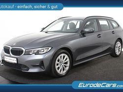 Grau Gebraucht 2021 BMW 320 Sport Line Kombi | 24.800 € (Fairer Preis)