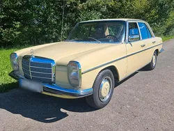 Gelb Gebraucht 1974 Mercedes W114 Limousine | 9.999 €