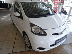 Weiß Gebraucht 2011 Toyota Aygo Club Kleinwagen | 4.990 € (Etwas zu teuer)