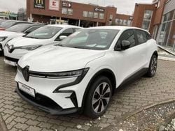 Weiß Gebraucht 2023 Renault Mégane Evolution Limousine | 26.989 € (Guter Preis)