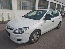 Weiß Gebraucht 2009 Hyundai i30 Classic Limousine | 1.199 €