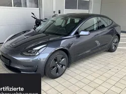 Silber Gebraucht 2021 Tesla Model 3 Long Range Limousine | 28.700 € (Etwas zu teuer)