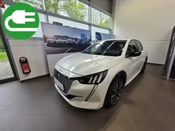 Weiß Gebraucht 2021 Peugeot e-208 GT Kleinwagen | 17.990 € (Fairer Preis)