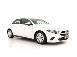 Weiß Gebraucht 2020 Mercedes A160 Limousine | 12.945 €