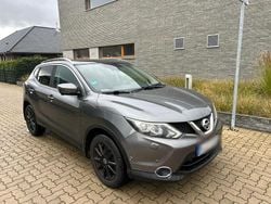 Grau Gebraucht 2014 Nissan Qashqai S SUV | 8.970 € (Guter Preis)