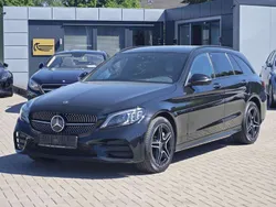 Obsidianschwarz metallic Gebraucht 2020 Mercedes C300 AMG Kombi | 27.999 € (Fairer Preis)