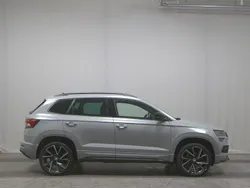 Grau Gebraucht 2020 Skoda Karoq SportLine SUV | 19.380 € (Fairer Preis)
