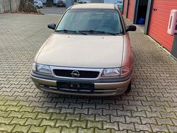 Andere farben Gebraucht 1997 Opel Astra Limousine | 750 € (Guter Preis)