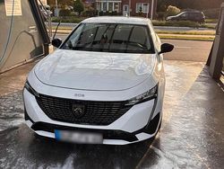 Weiß Gebraucht 2022 Peugeot 308 Kombi | 17.800 € (Etwas zu teuer)