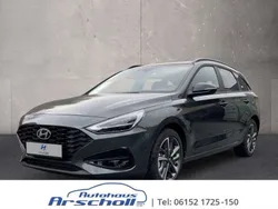 Gruen Gebraucht 2024 Hyundai i30 Advantage Kombi | 25.990 € (Guter Preis)
